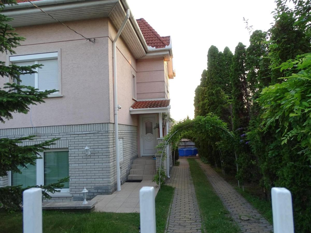 布达佩斯苹果酒店 Budapest Exterior foto